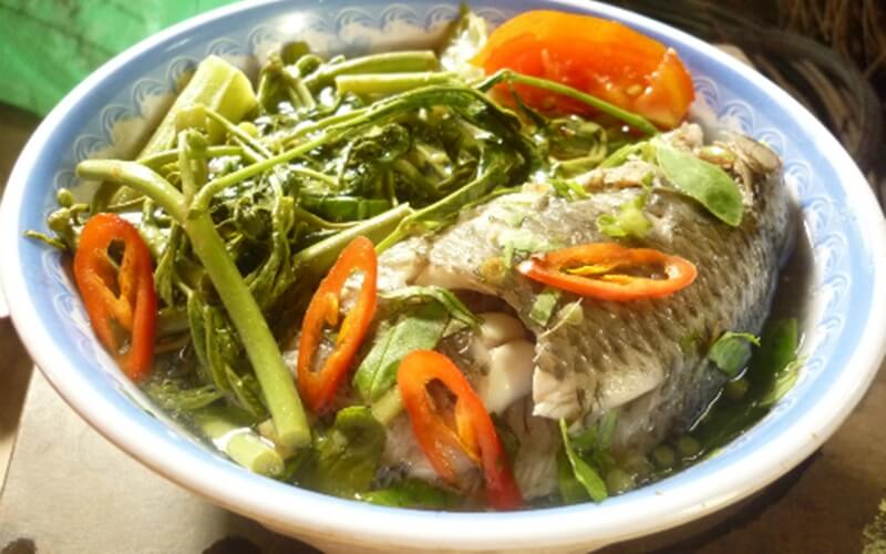 RAU NHÚT NẤU CANH CHUA CÁ RÔ