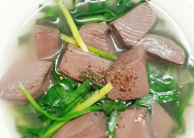 HẸ LÁ NẤU CANH HUYẾT