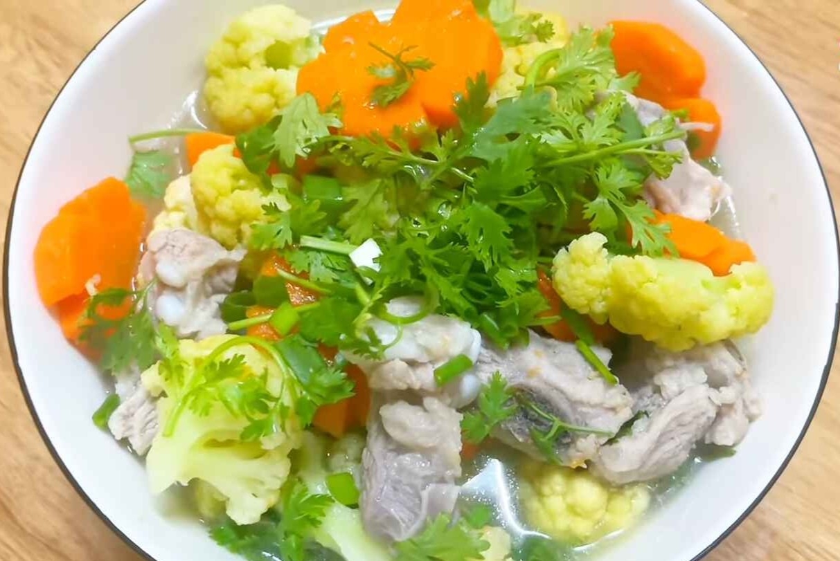 SÚP LƠ HẦM SƯỜN NON