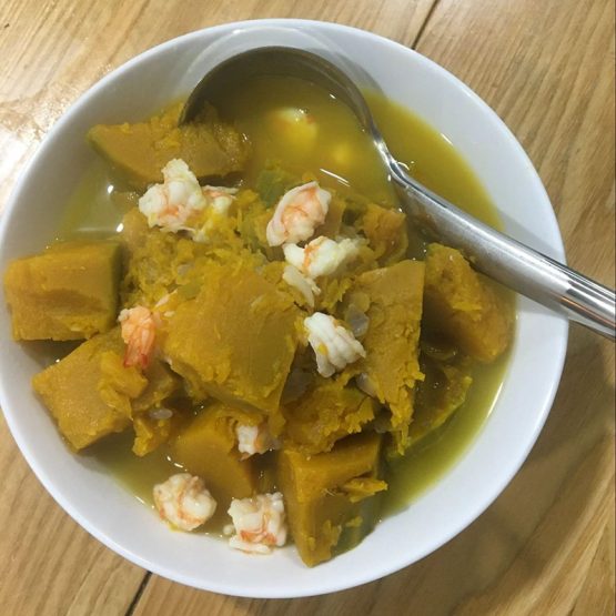 BÍ ĐỎ NẤU CANH TÔM