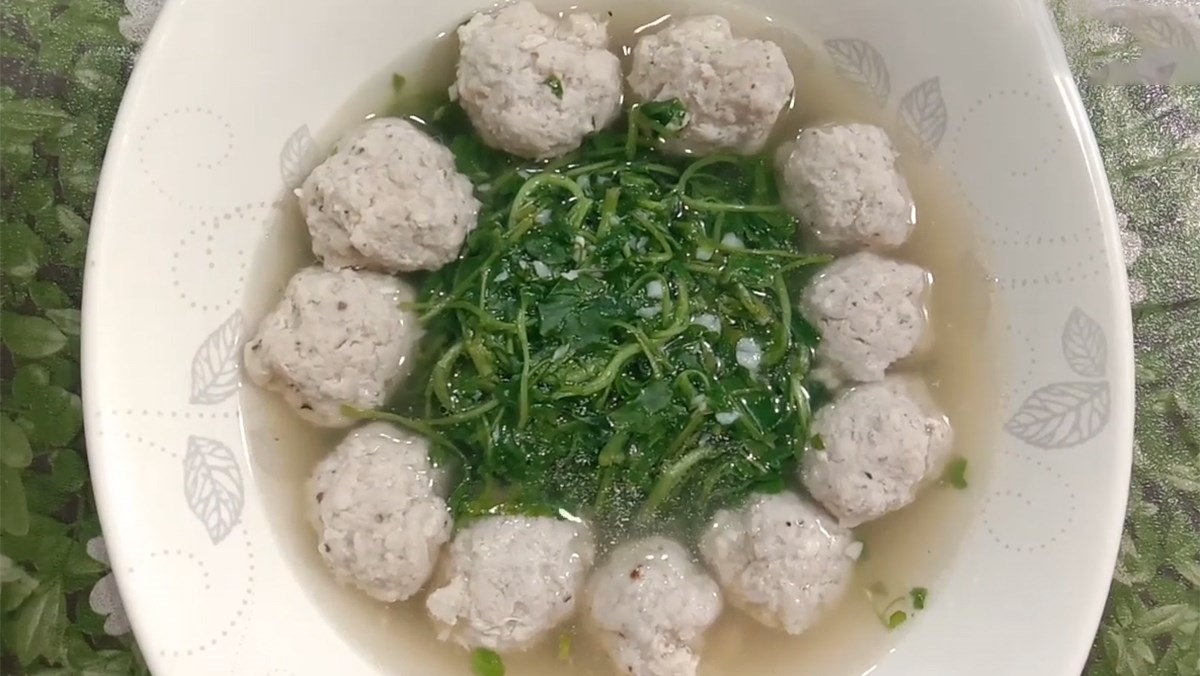 XÀ LÁCH XOANG NẤU CANH THỊT VIÊN
