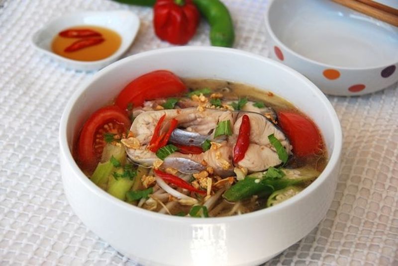 CANH CHUA CÁ BASA