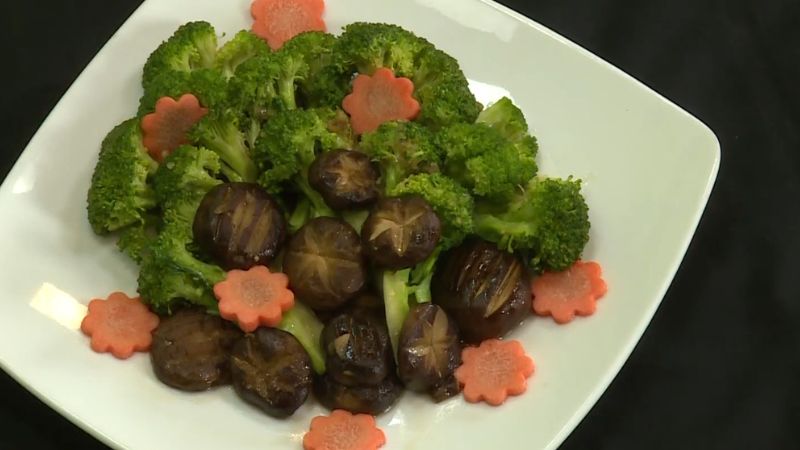 NẤM ĐÔNG CÔ XÀO BÔNG CẢI