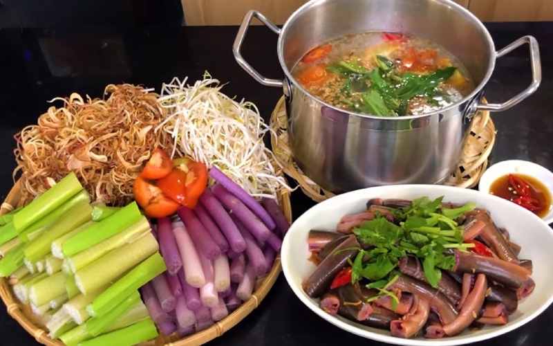 LẨU LƯƠN CHUA CAY