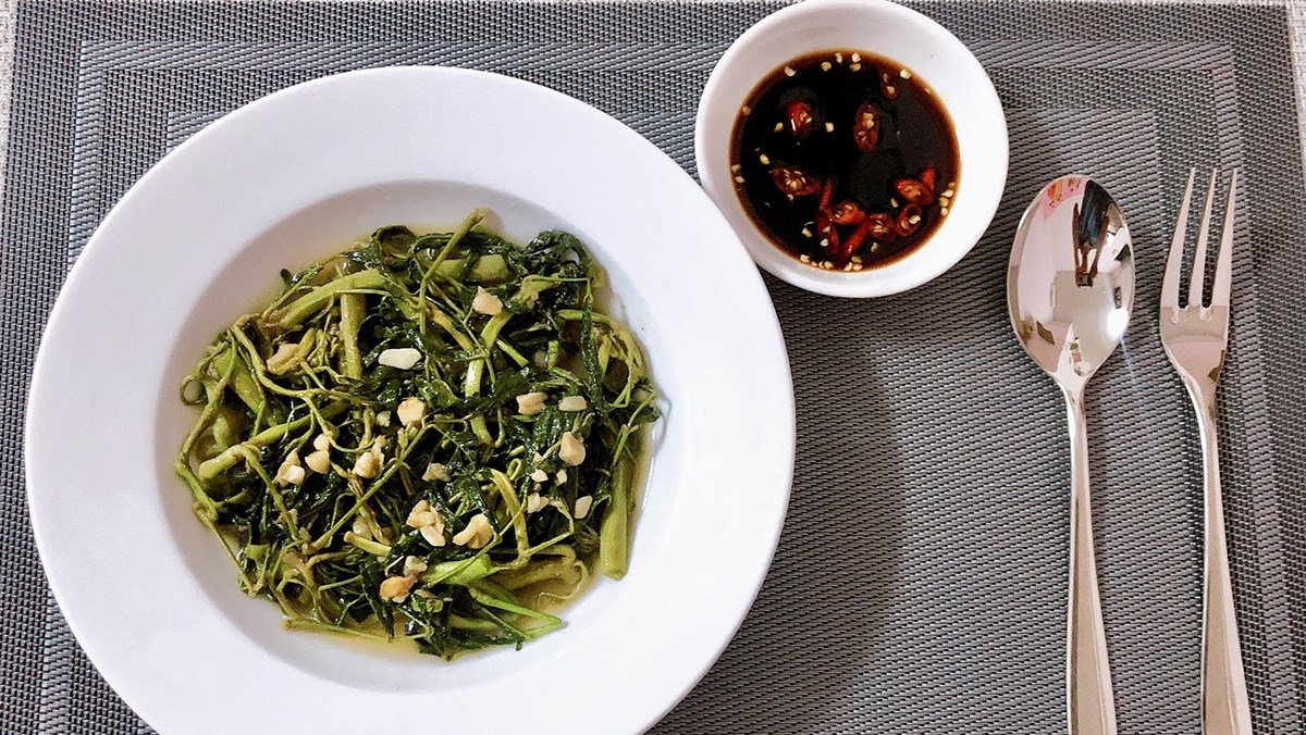 RAU NHÚT XÀO TỎI