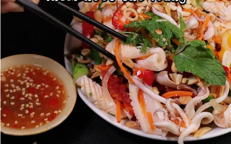 GỎI MỰC CHUA CAY