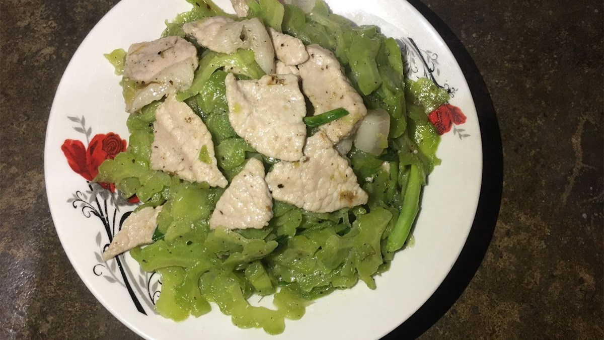 KHỔ QUA XÀO THỊT HEO