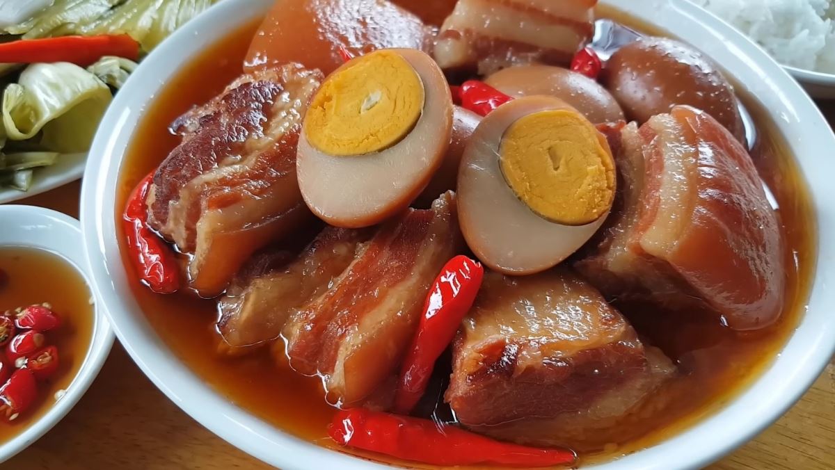 THỊT KHO HỘT VỊT NƯỚC DỪA