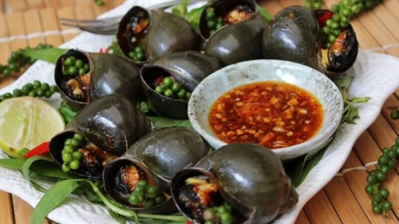 ỐC BƯƠU HẤP TIÊU XANH