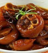 CHÂN GIÒ HẦM COCA